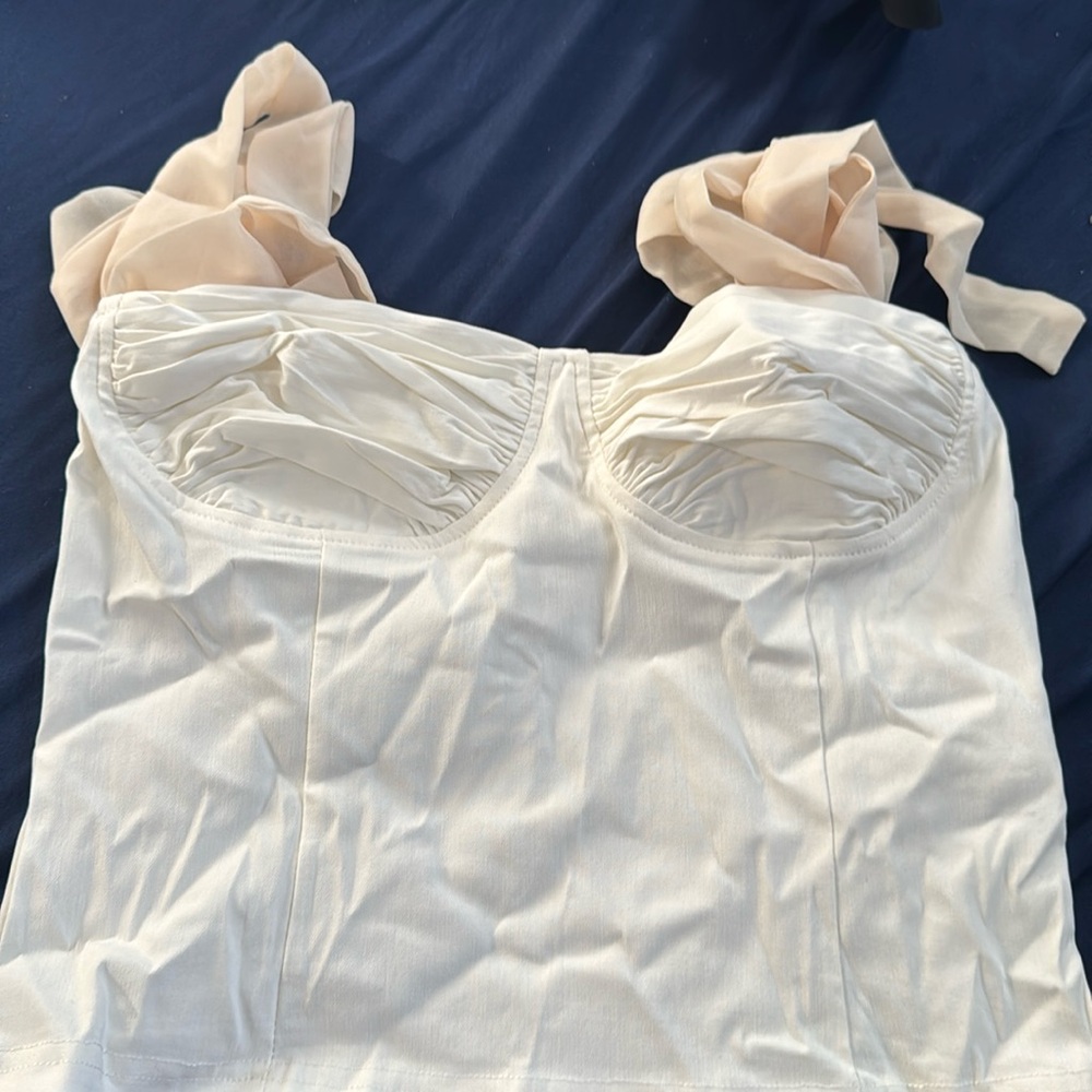 White Sleeveless top velius